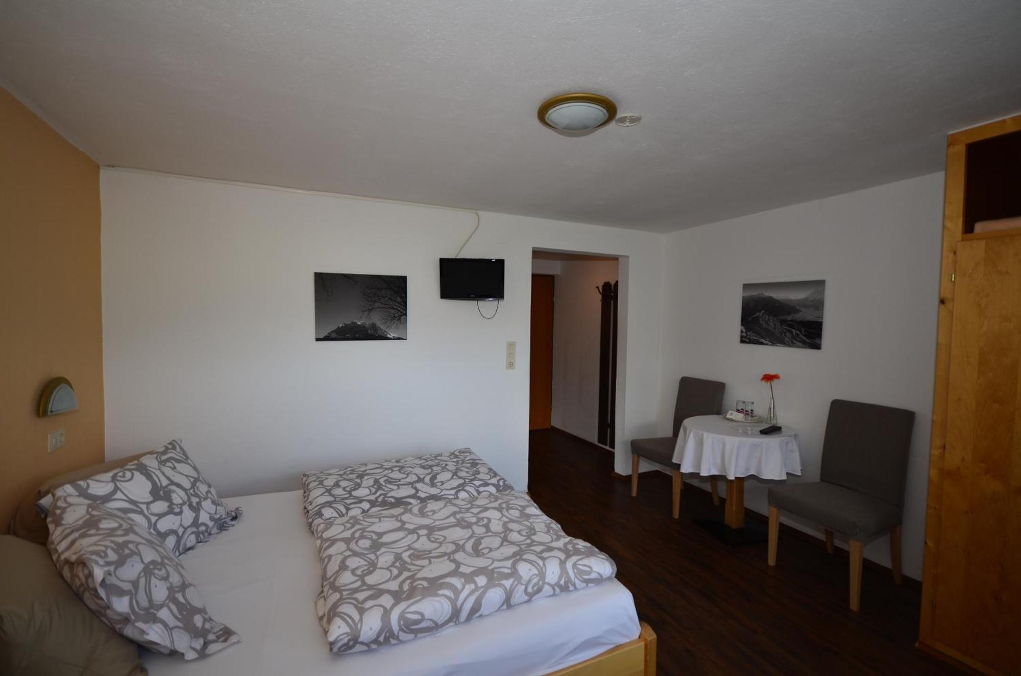 Hotel Haus Bergfrieden Lermoos Pokój zdjęcie