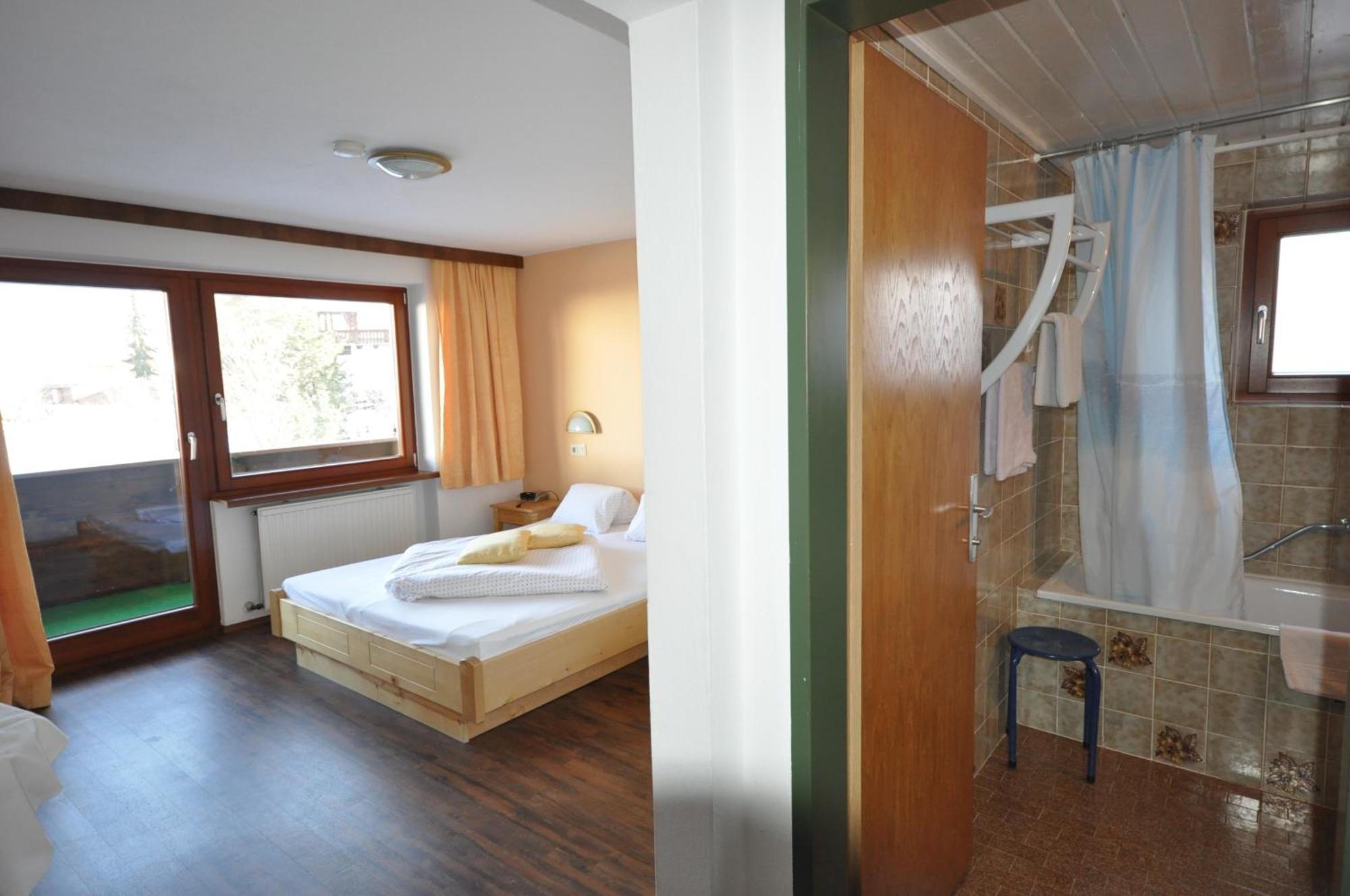 Hotel Haus Bergfrieden Lermoos Zewnętrze zdjęcie